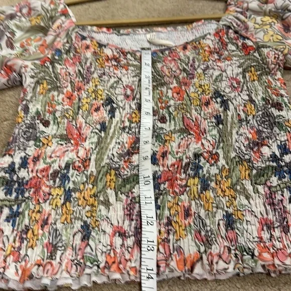 Beautiful floral Anthropologie blouse in great condition! - Picture 6 of 8